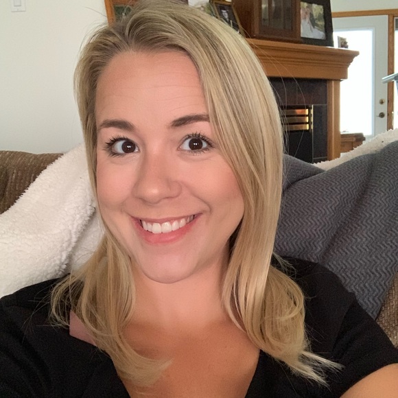 Meet your Posher, Kristen - Picture 1 of 1